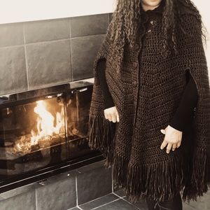 🎉🎉SOLD🎉🎉Cabled Hand Knitted Poncho. Brown.